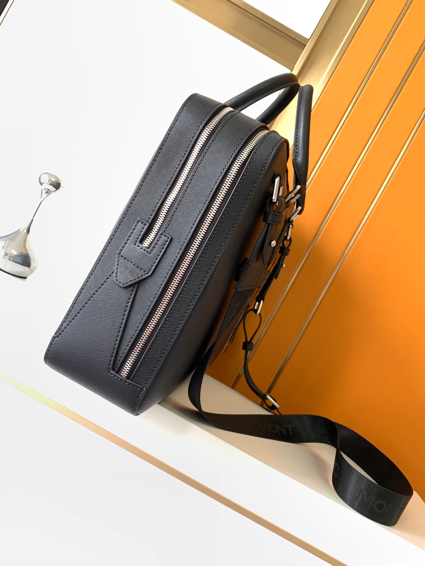Luxury Men's Top-Handle Bags P - Laptop Accessories Box recension och pris